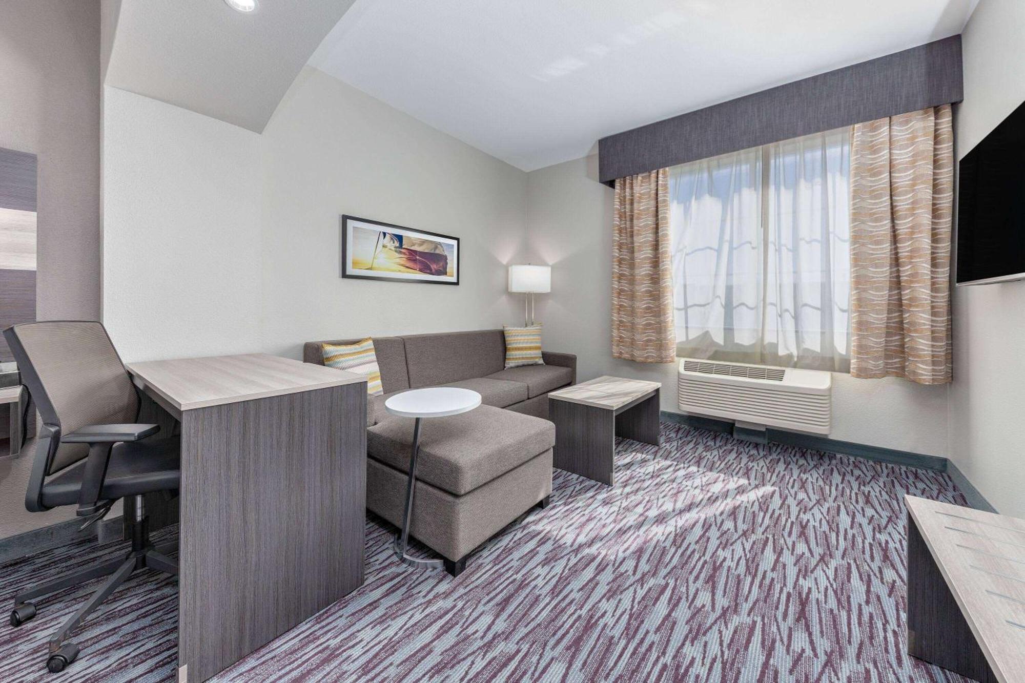 La Quinta By Wyndham Allen At The Village Екстериор снимка